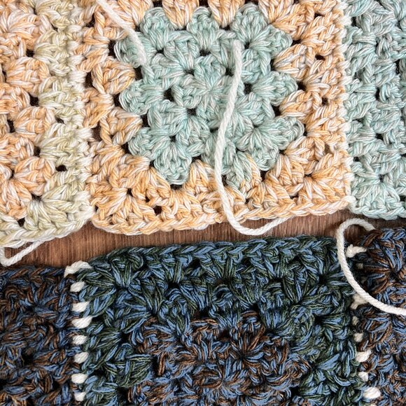 Blue Tan Crochet Quilt Fiber Yarn and Square Starter Lot - Picture 12 of 16